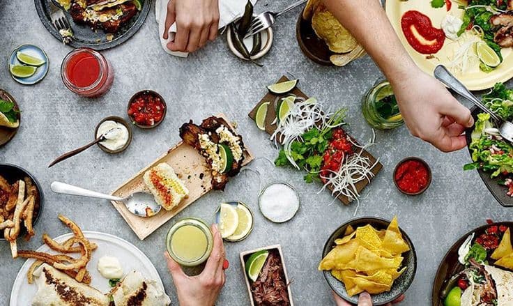 Michelin på budget - 5 spisesteder i Aarhus du vil elske - Aarhus er blevet en gastronomisk højborg - både for fine dining og hyggelige, budgetvenlige spisesteder.
